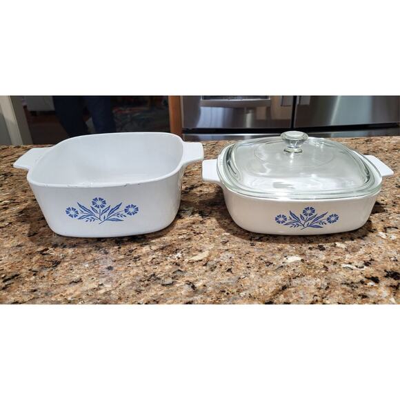 Vintage Corning Ware Blue Cornflower 1 qt and 1-1/2 qt set of 2 with 1 lid - Picture 8 of 16
